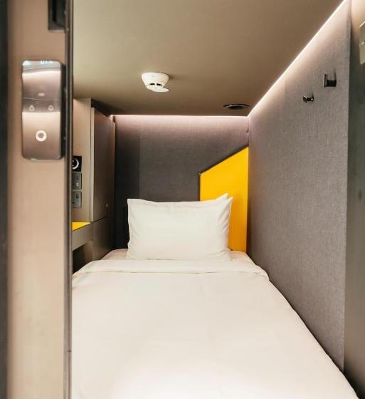 هتل کپسول Capsule Transit Sleep Lounge Klia T1   Landside