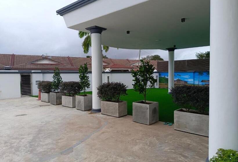 هتل Lestari Inn Residence