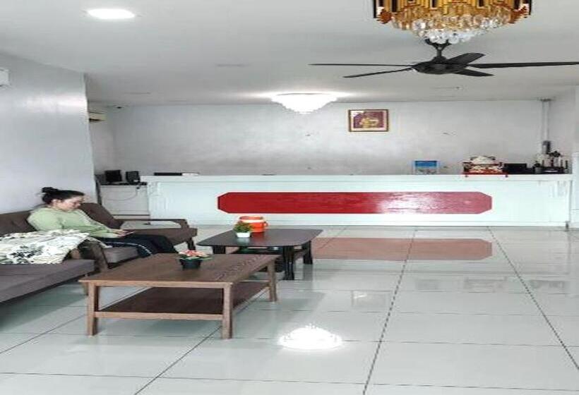 فندق Oyo 90901 Santai Morib