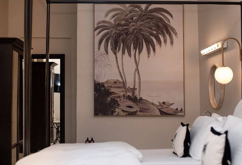 هتل The Ivory Haus