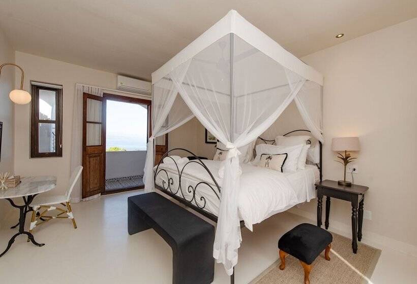 هتل The Ivory Haus