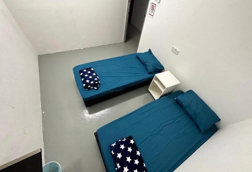 Pension Jiaxin Dormitory Setia Indah 家馨青年旅宿