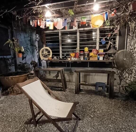 פנסיון Lung Tok Entreprise 茶馆民宿