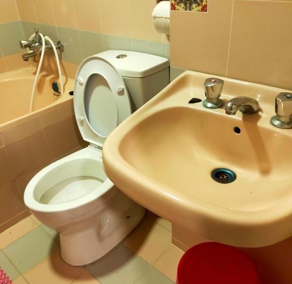 펜션 R2l5y Room 1 With Balcony And Bathroom