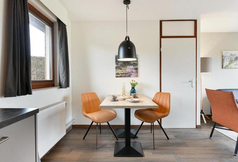 استراحتگاه Summio Vakantiepark Reevallis