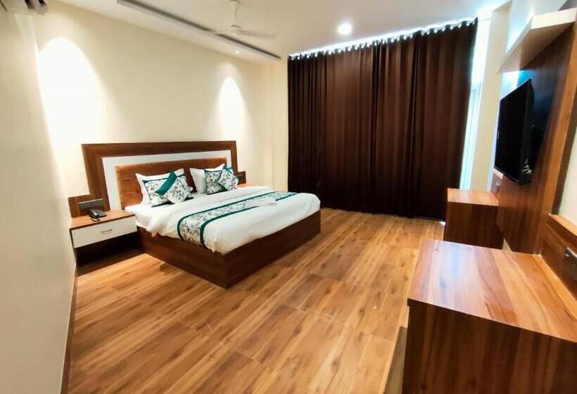 Ayu Hotel Amritsar