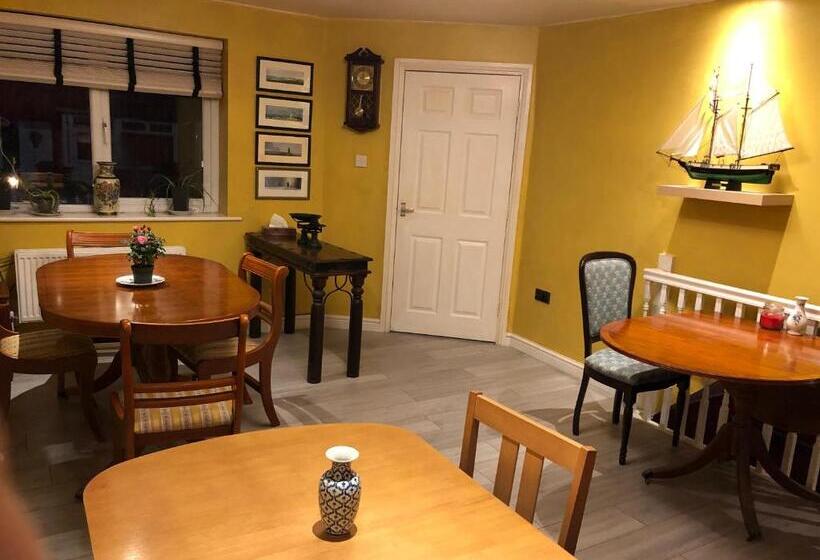 مبيت وإفطار Jacks Court B5