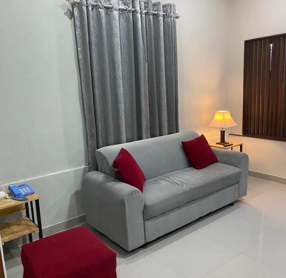 تختخواب و صبحانه Villa Syamsu