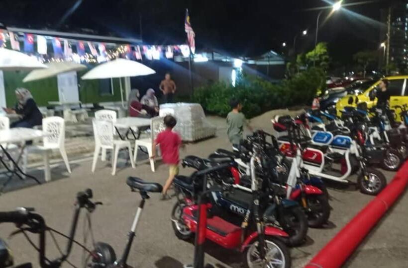 Отель Ariana 5 Minutes Bukit Indah 15 Minutes Legoland 20 Minutes Utm