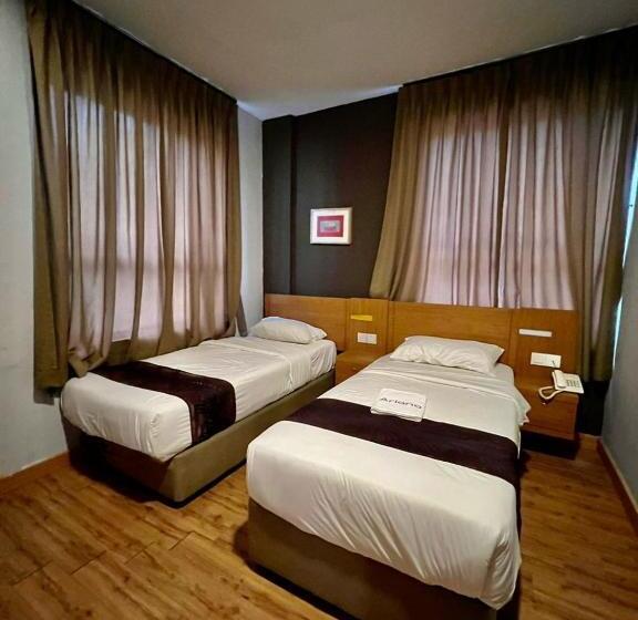 Отель Ariana 5 Minutes Bukit Indah 15 Minutes Legoland 20 Minutes Utm
