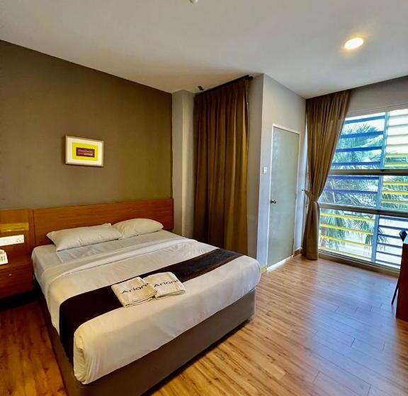 Отель Ariana 5 Minutes Bukit Indah 15 Minutes Legoland 20 Minutes Utm