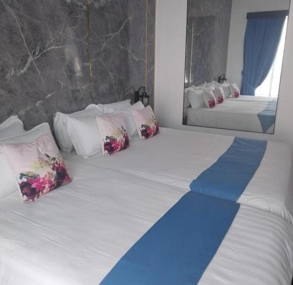 호텔 Beruntung Ke Bari Resort @ Pantai Penarik