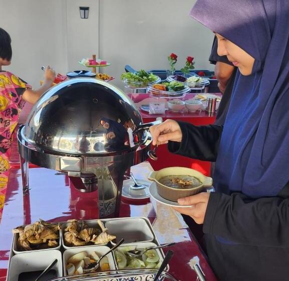 호텔 Beruntung Ke Bari Resort @ Pantai Penarik