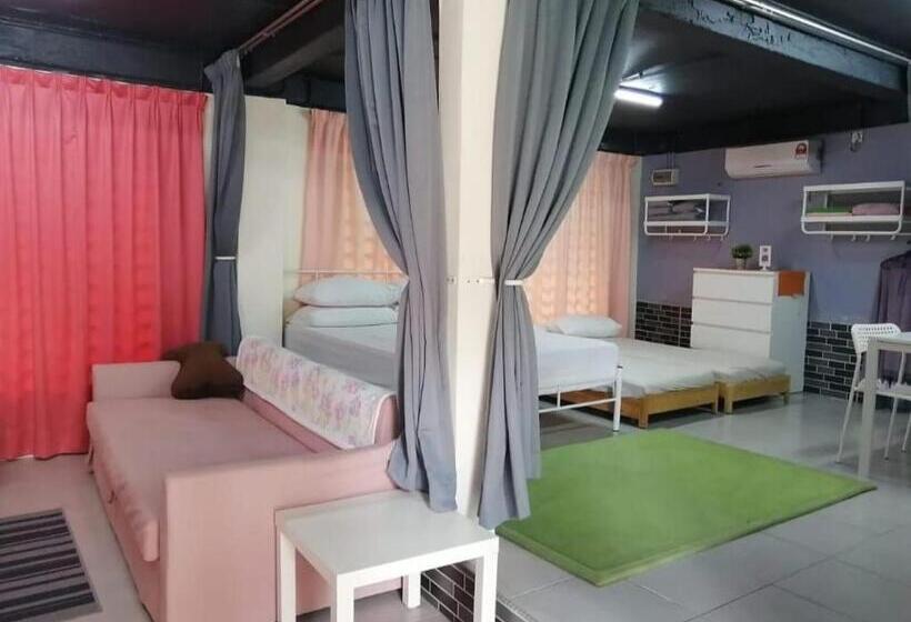 Отель Chalet Moris D Rumah Bonda River View