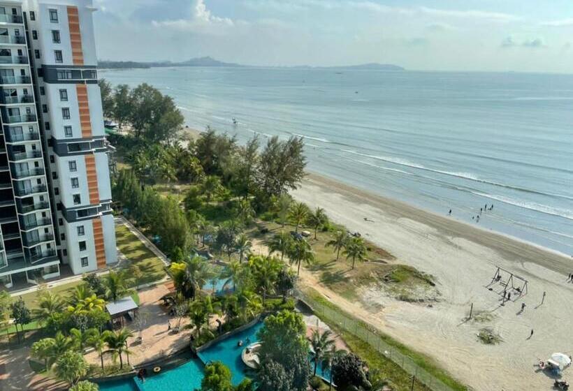 בית מלון כפרי Puteh Timurbay Beachfront Private Suite Kuantan