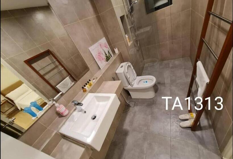 בית מלון כפרי Puteh Timurbay Beachfront Private Suite Kuantan