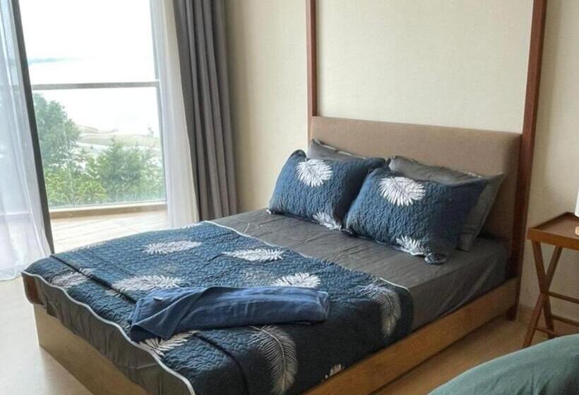 בית מלון כפרי Puteh Timurbay Beachfront Private Suite Kuantan