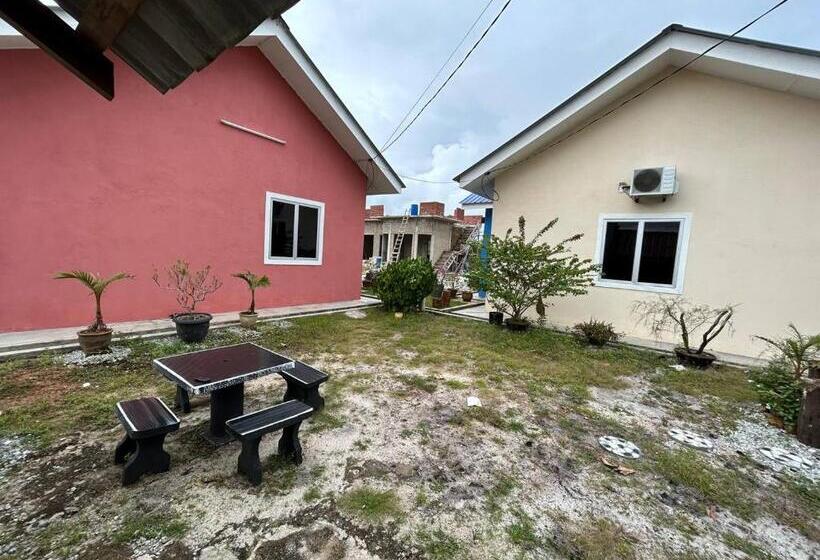 ペンション Mahasa Penarik Homestay