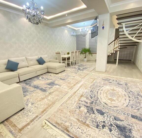 Pensión Samarkand Fruza гостевой дом
