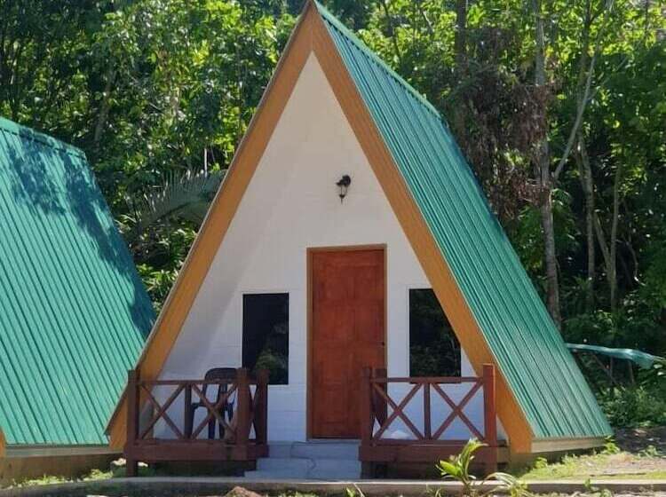 استراحتگاه Dumba Bay Tioman