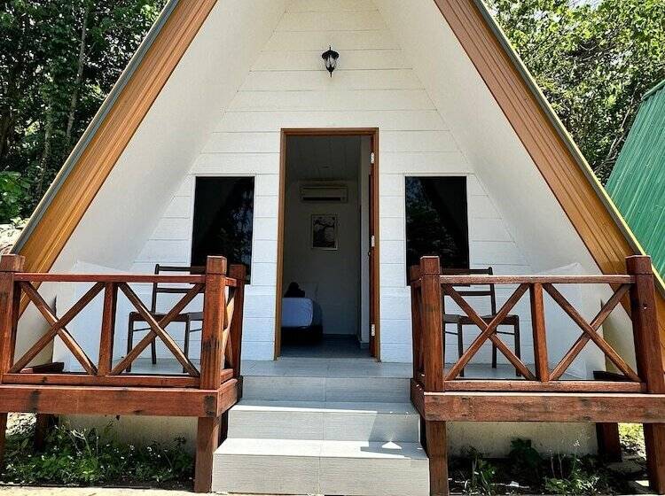 استراحتگاه Dumba Bay Tioman
