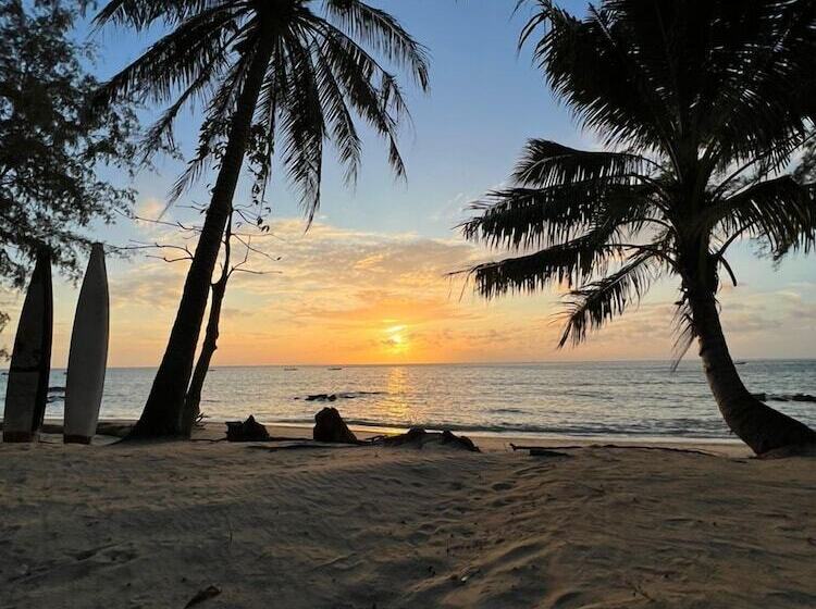 استراحتگاه Dumba Bay Tioman