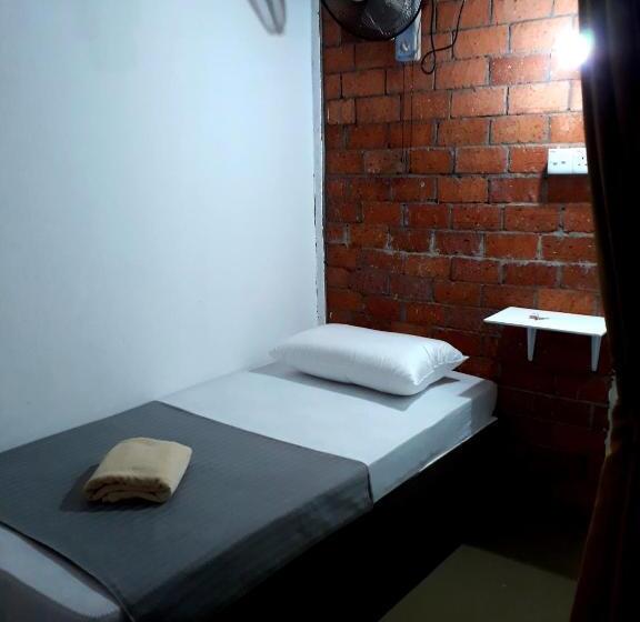 هاستل Dorm Master