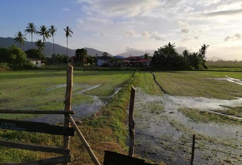 هاستل Teriang Village Inn
