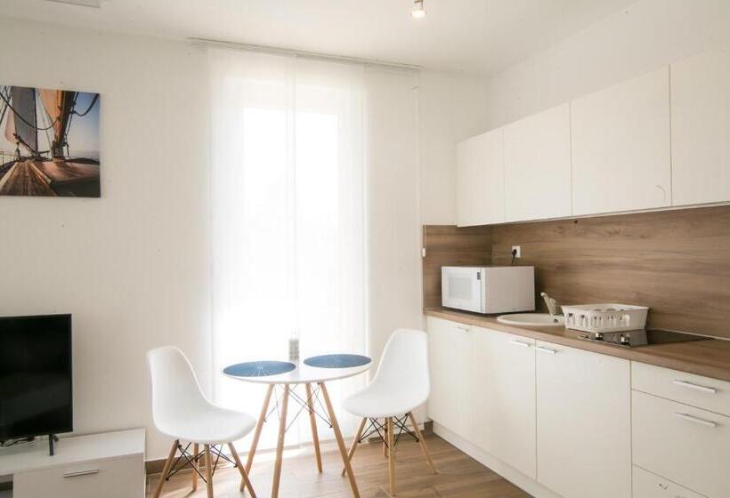 住宿加早餐  Anchor Apartman By Hellobalatonlelle