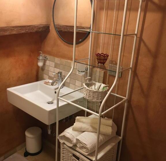 تختخواب و صبحانه La Petite Maison