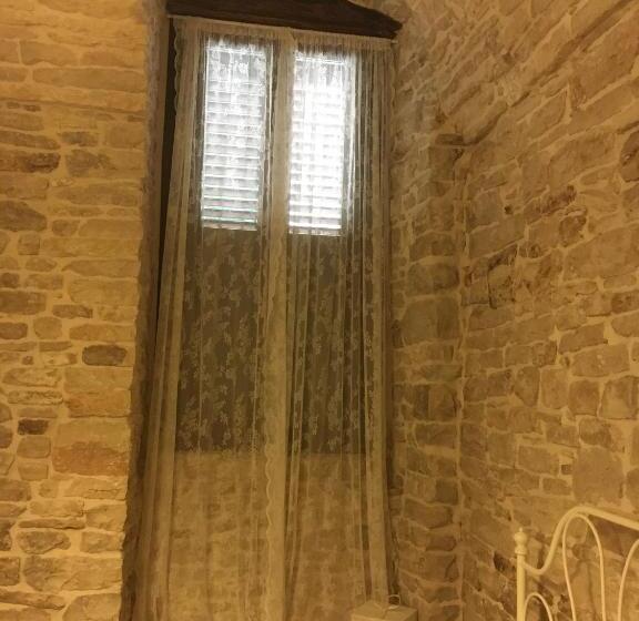 تختخواب و صبحانه La Petite Maison