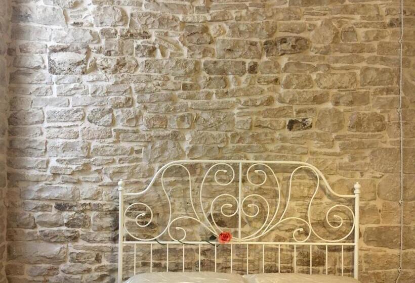 تختخواب و صبحانه La Petite Maison