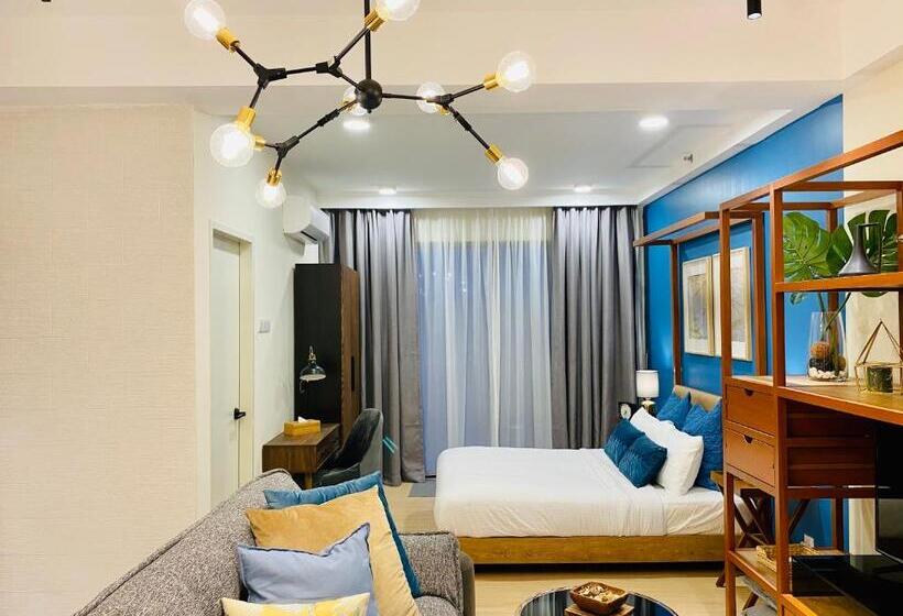Deluxe Holiday Studio Suite At Timurbay With Seaview