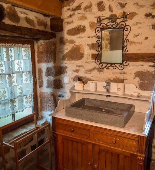 Отель Gîtes Des Ecuries De Saint Maurice