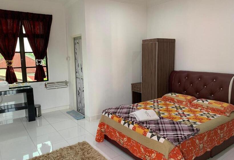 酒店 Wan Danisha Villa Inn