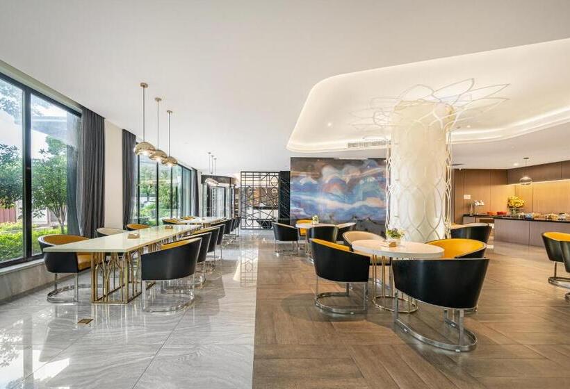 Orange Hotel Shanghai Hongqiao Airport Caoan Road Branch Free Hongqiao Airport & Hongqiao Train St