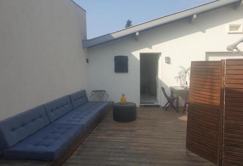 פנסיון Maisonnette Guest House