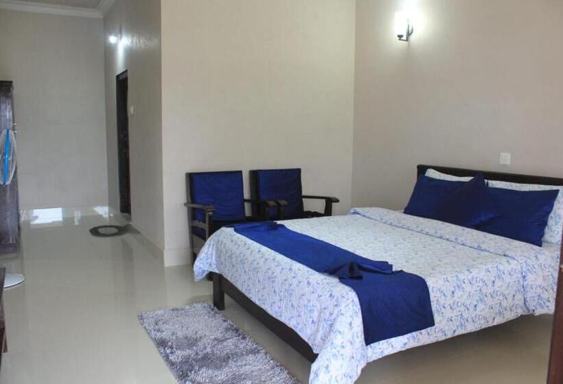 بنسيون The Escapade Inn