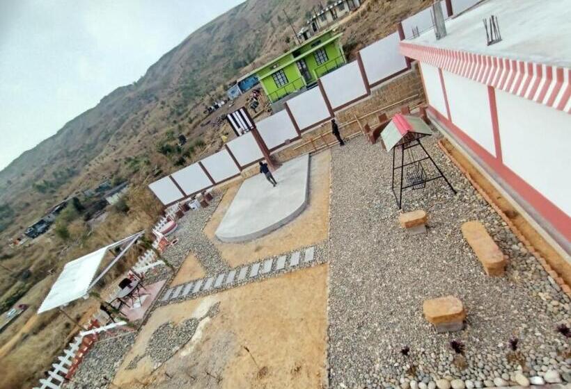 بنسيون The Escapade Inn