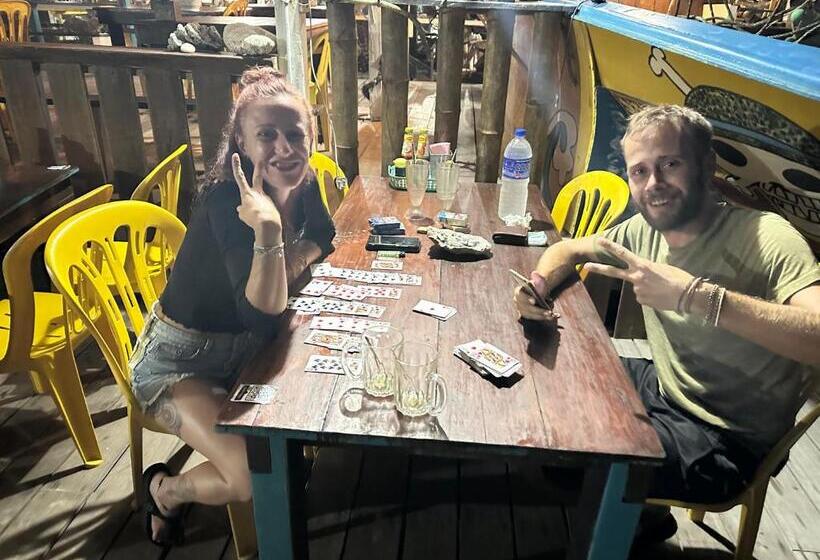 استراحتگاه Beach Shack Chalet Garden View Aframe Small Unit