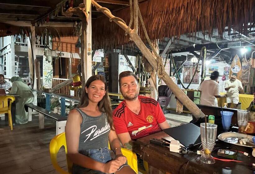 استراحتگاه Beach Shack Chalet Garden View Aframe Small Unit