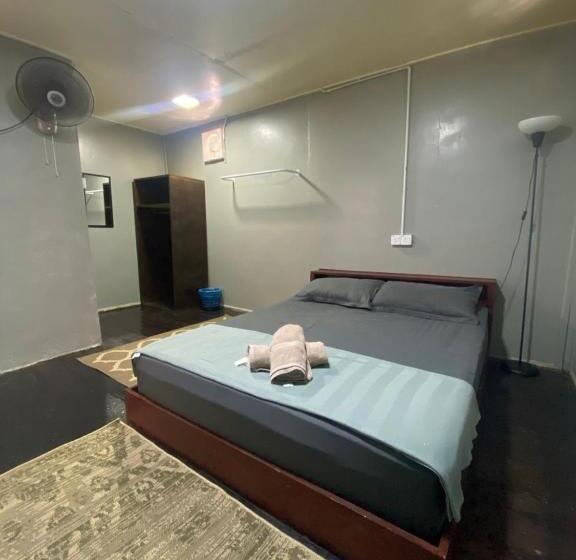 Общежитие Seahorse Diver Guesthouse