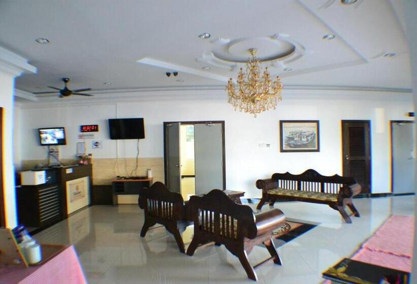 호스텔 Teluk Lipat Seaview Inn