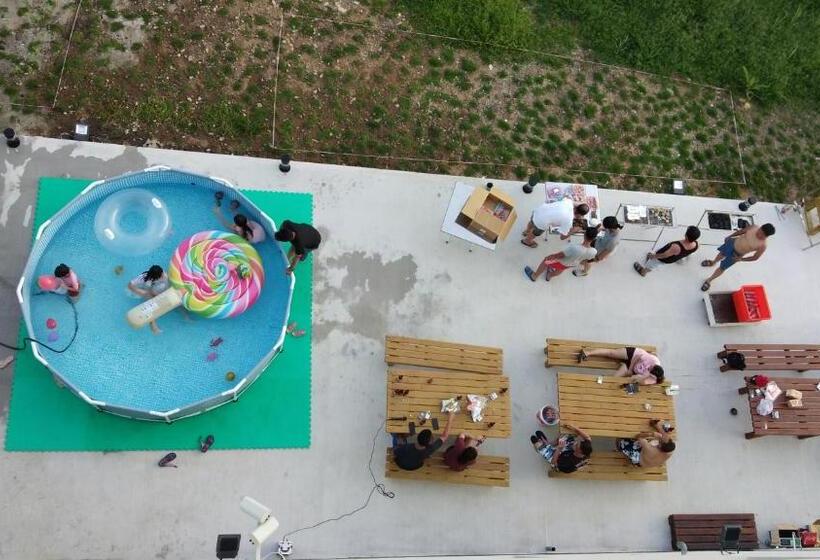 تختخواب و صبحانه Air Force