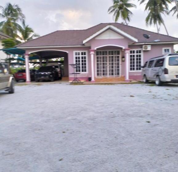 تختخواب و صبحانه Airport Kelantan Homestay & Transit
