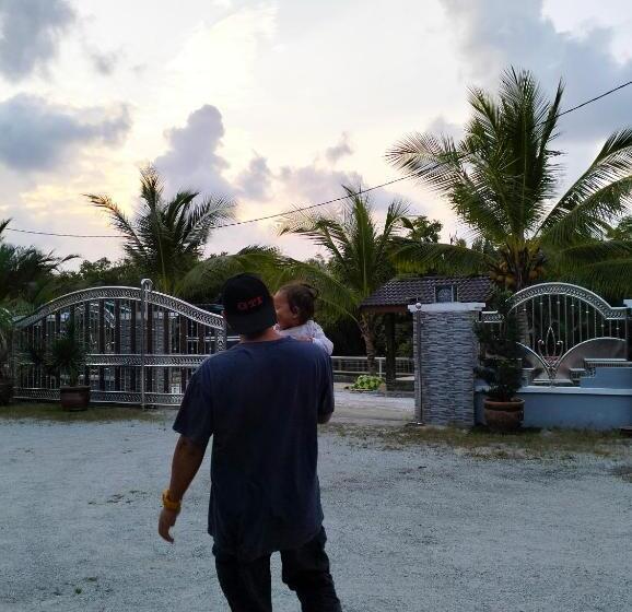 تختخواب و صبحانه Airport Kelantan Homestay & Transit