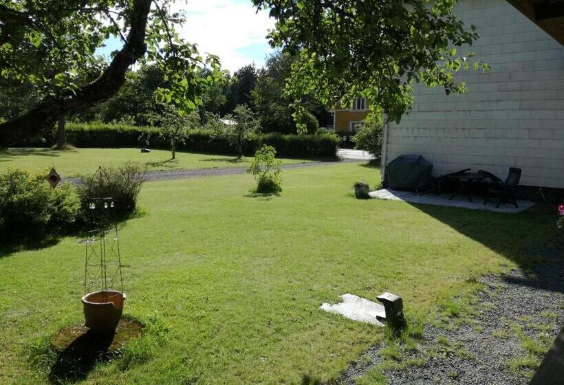 تختخواب و صبحانه Molidens Gästgiveri Jönköping