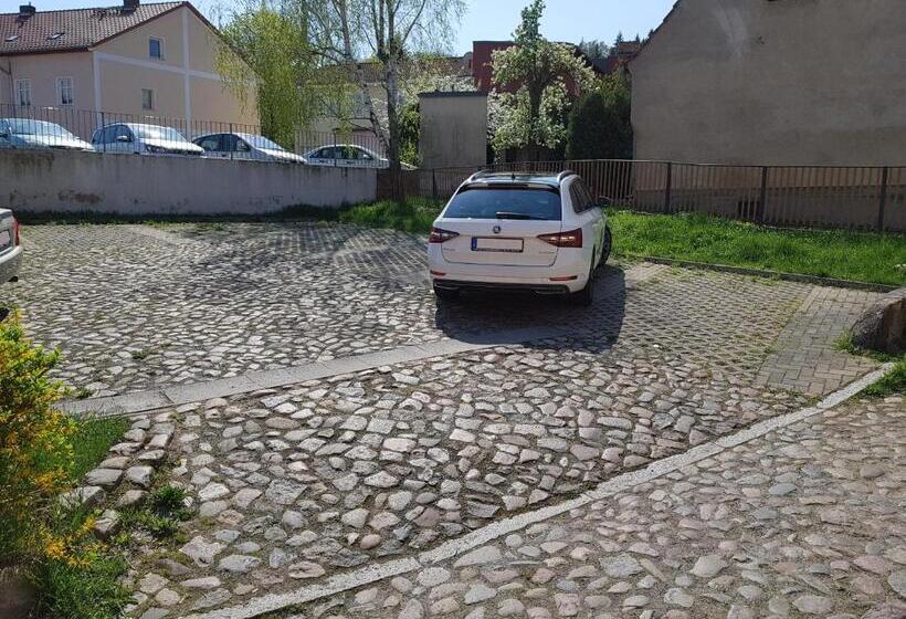 فندق Garni Zum Löwen