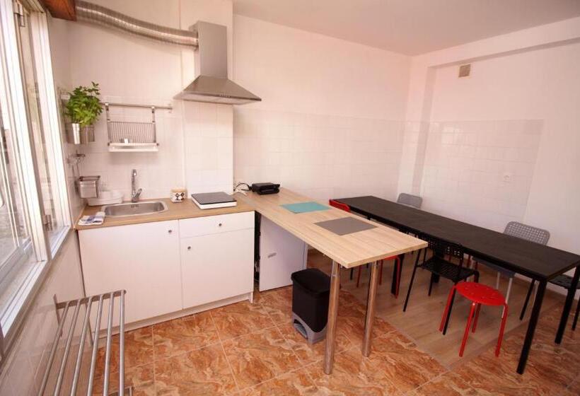 ペンション Albergue Lalin Centro
