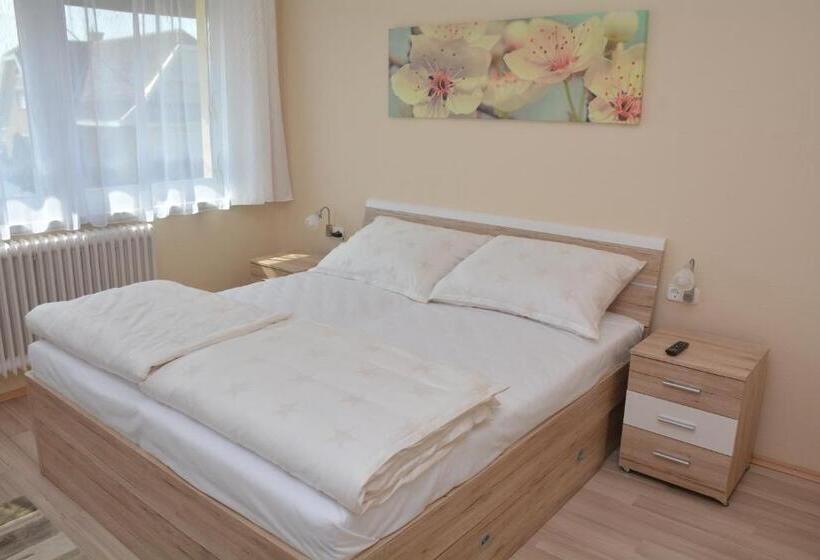 بنسيون Molnár Vendégház
